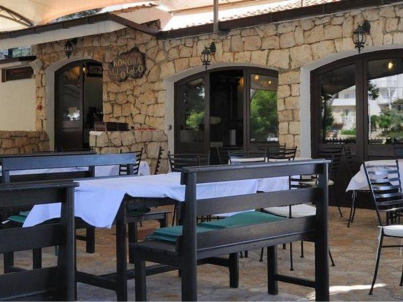 Hotel Solitudo Uble Exterior foto